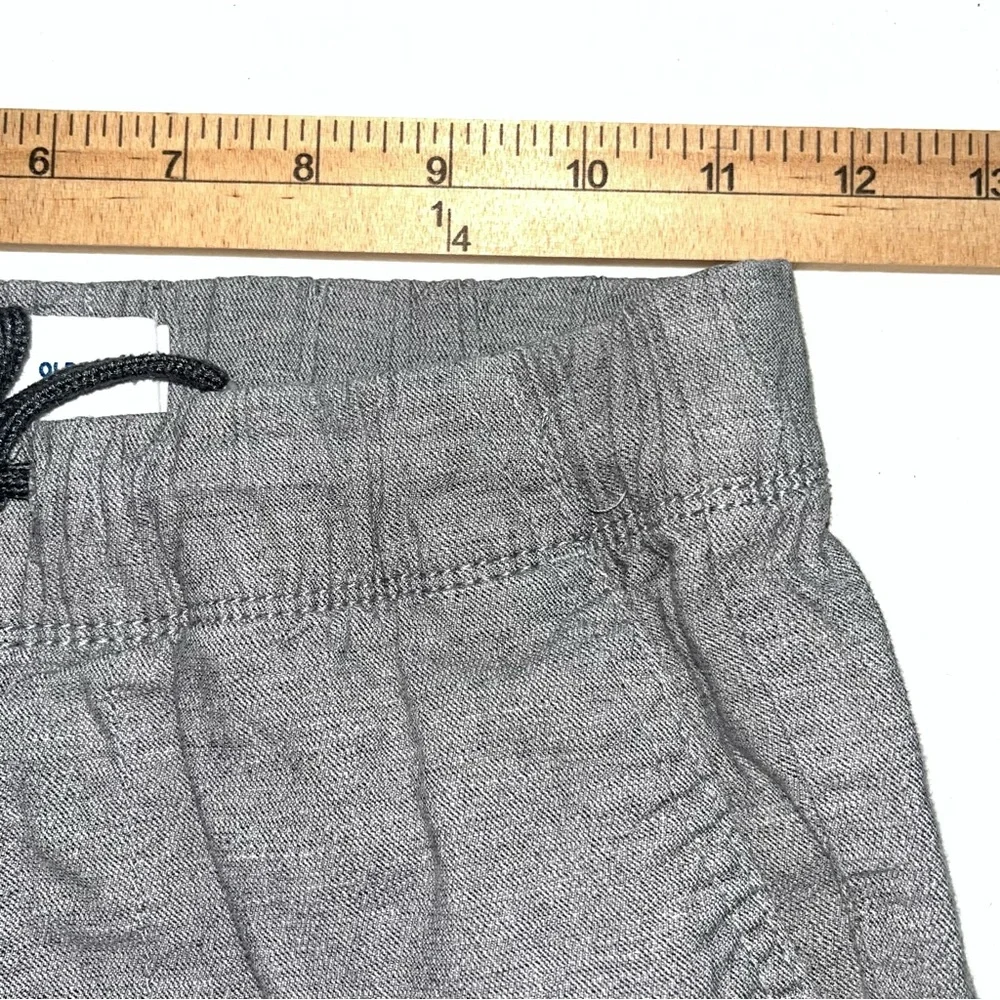 Old Navy Gray‎ Elastic Waist with Drawstring Size Large (10-12) Shorts